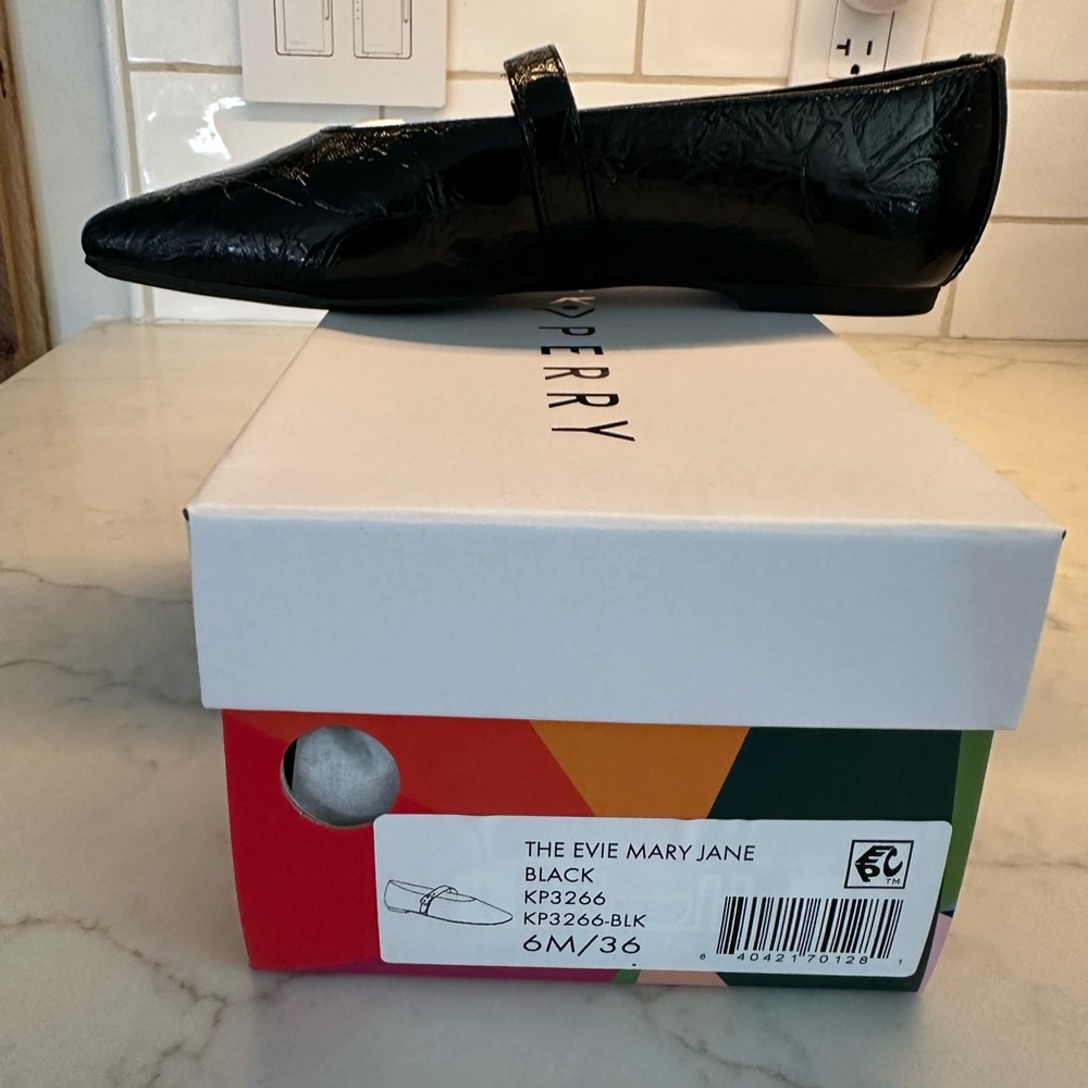 NEW Evie Patent Black Mary Jane Flat